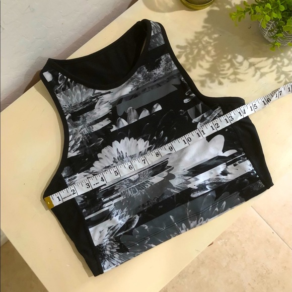 BETSY Johnson Crop tank - Picture 5 of 5